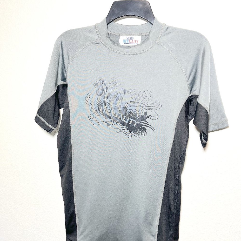 Men's Surf Mentality Athletic Top - Size Med